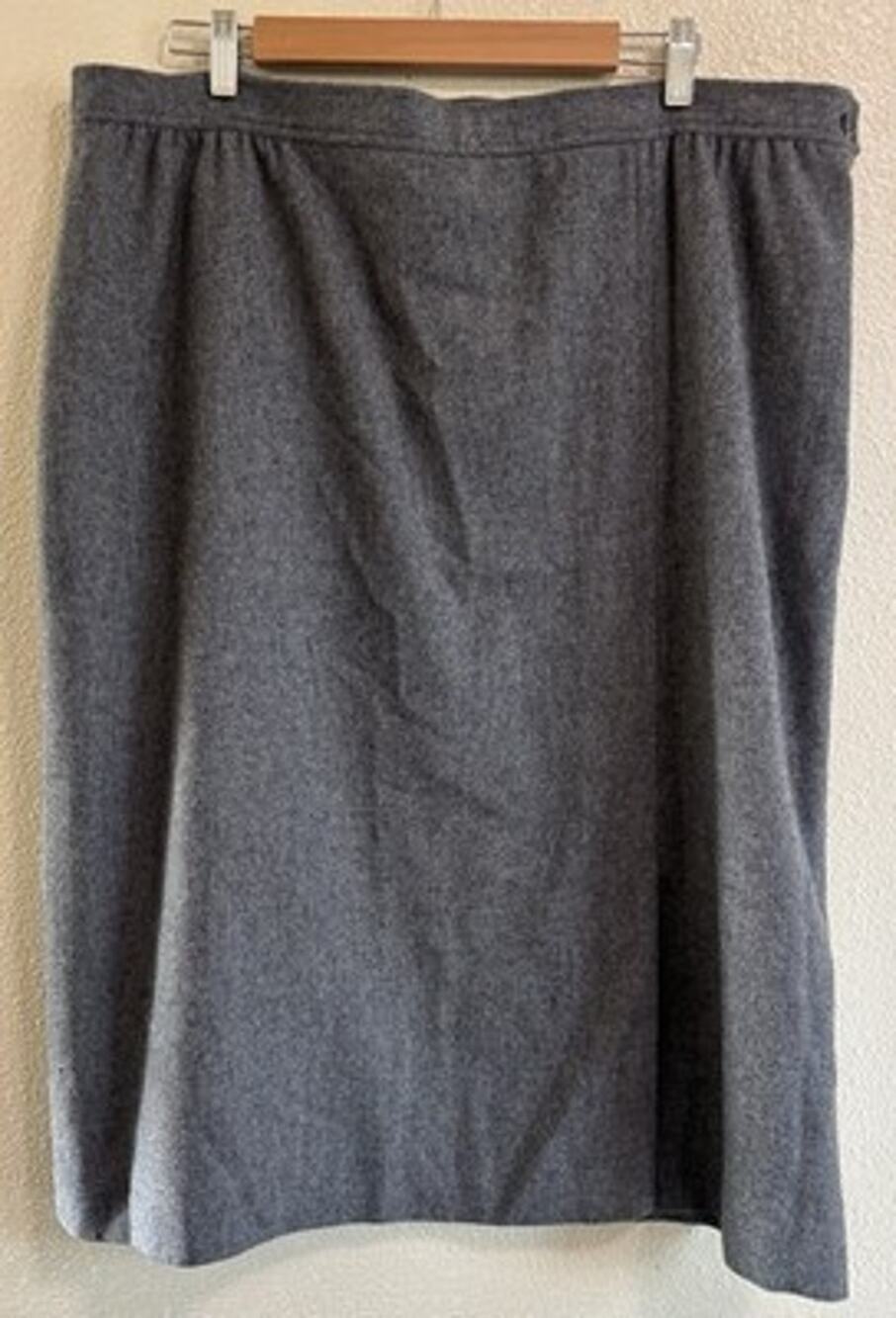 Vintage Pendleton 100% Virgin Wool Lined Pencil Skirt – Gray Size 14/16 *Flaws